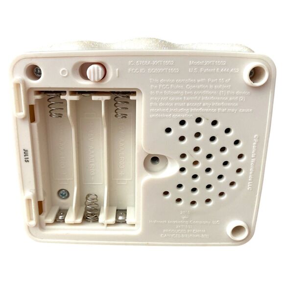 Hallmark 2015 Lucy Peanuts Light Show Christmas Figurine | Wireless Music Lights - Picture 9 of 10